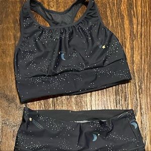 Victoria’s Secret Sport set. Gently worn, both top and bottoms are mediums.